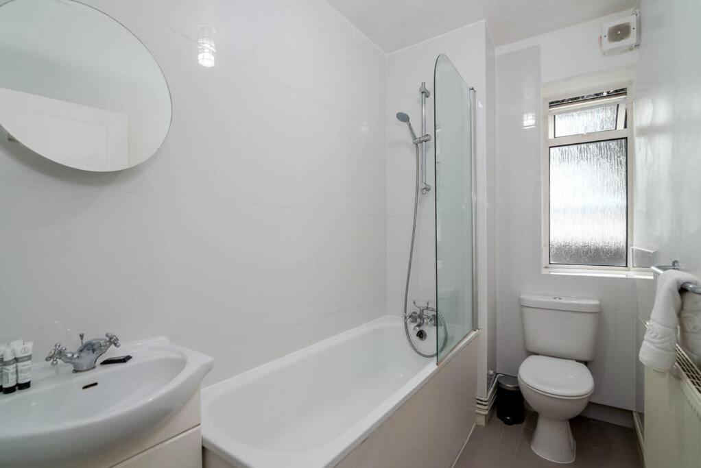 Stylish And Well Equipped Flat In Stockwell Londres Exterior foto
