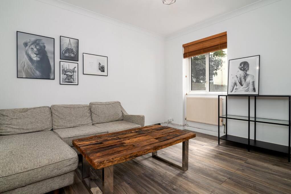 Stylish And Well Equipped Flat In Stockwell Londres Exterior foto
